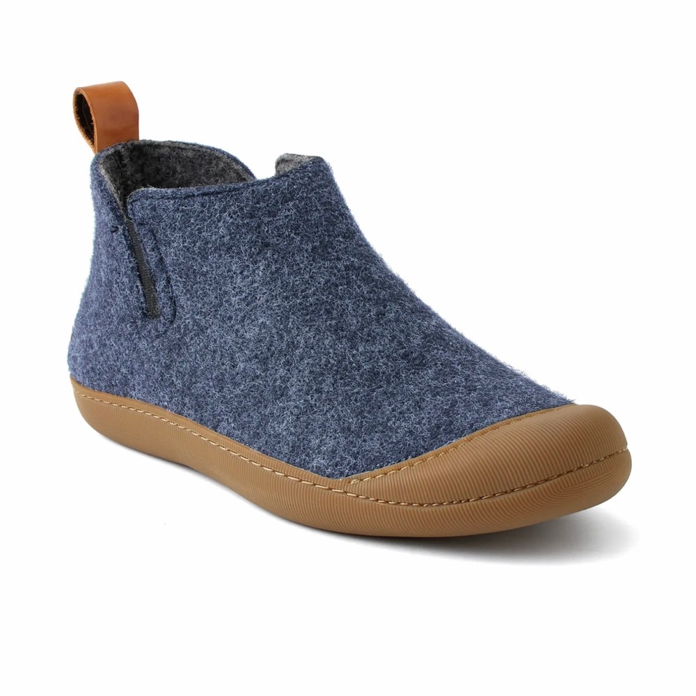 Wool outdoor shoes size 10
